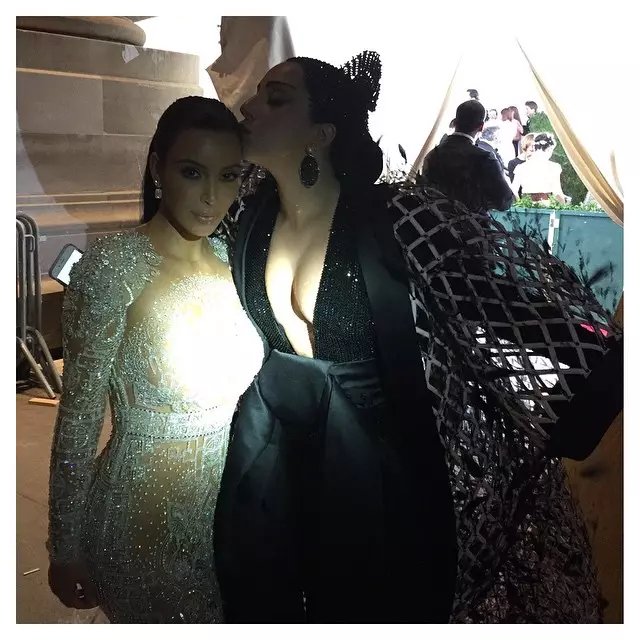 Sina Kim Kardashian at Lady Gaga ay kumuha ng litrato nang magkasama