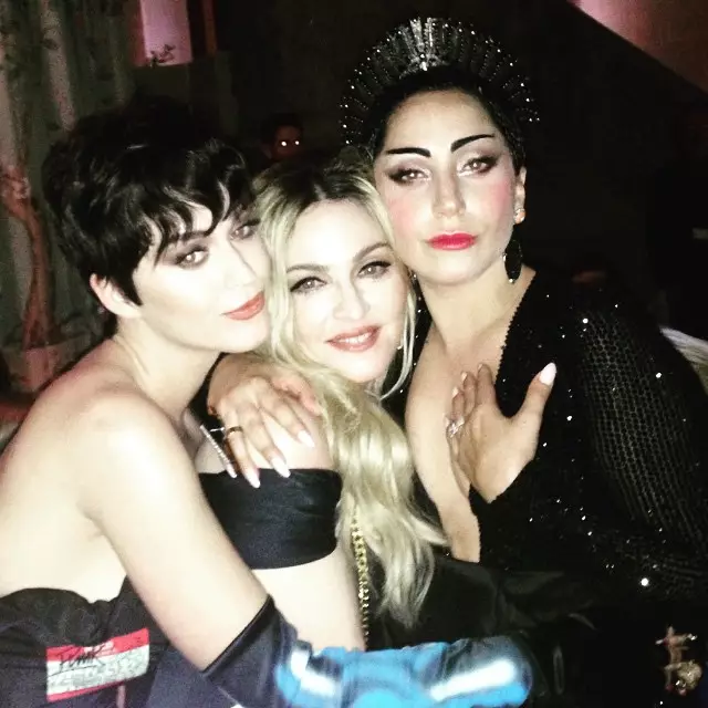 Katy Perry, Madonna e Lady Gaga erano un trio pop al Gala