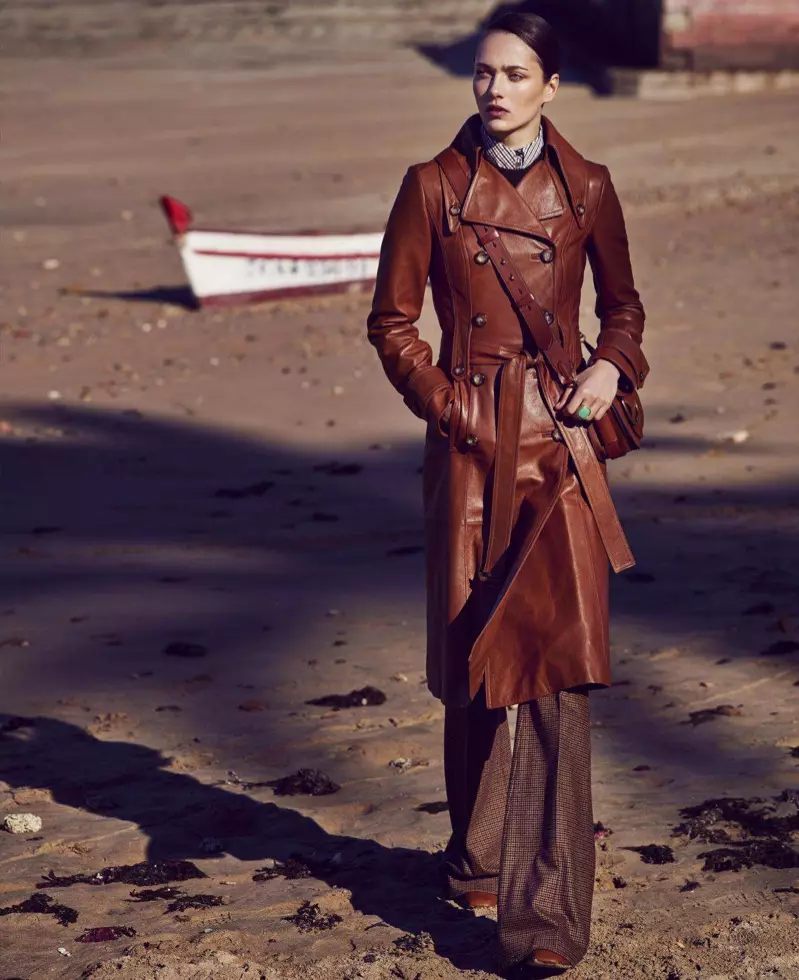 Karmen Pedaru, Harper's Bazaar için Yeni Tarafsızları Modelliyor