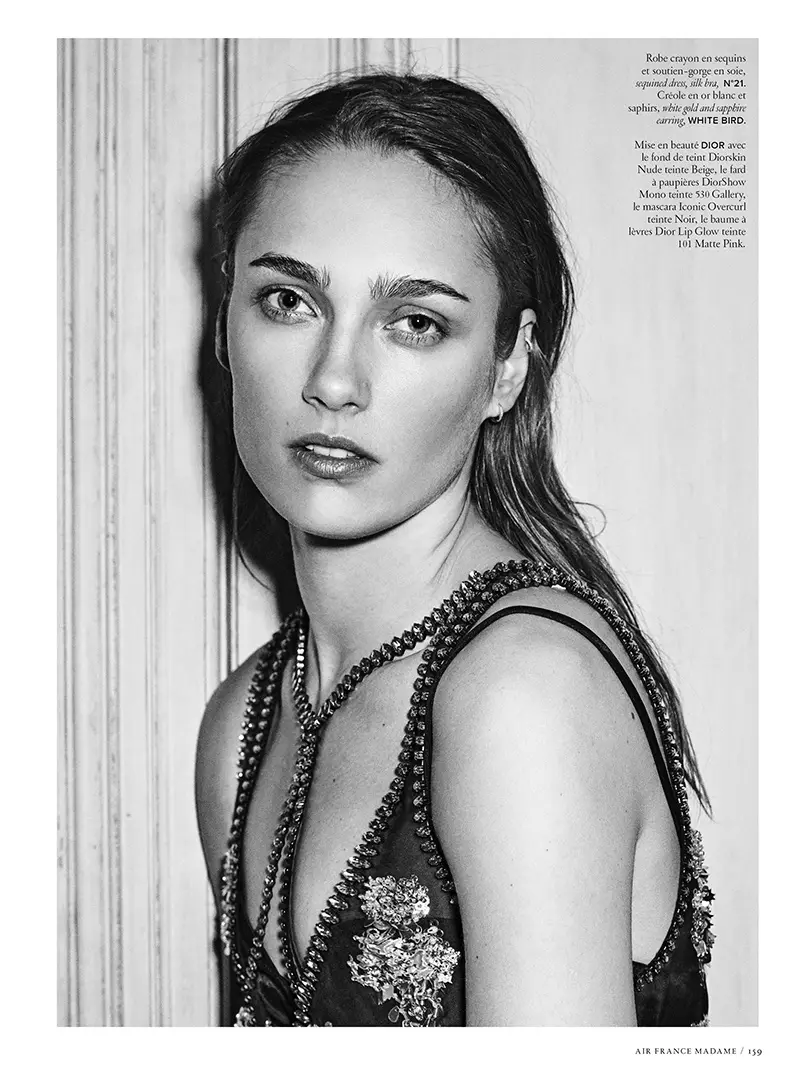 Karmen Pedaru Wears Sequins & Metallics cho Air France Madame