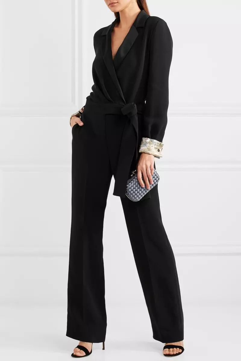 Giorgio Armani Ngahias Satin-Dipangkas Sutra-Blend Crepe Jumpsuit $8,295