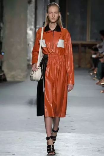 Proenza Schouler بهار 2015 لاءِ بنيادي شيون تازه ڪاري ڪري ٿو