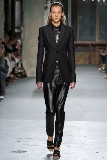 Proenza Schouler מעדכנת את היסודות לאביב 2015