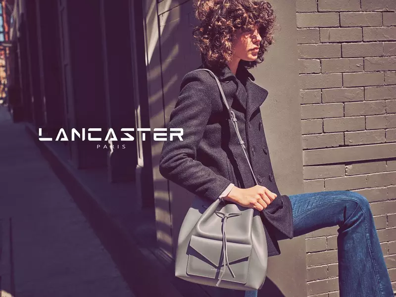 Lancaster Paris présente le style sac seau dans la campagne automne 2016