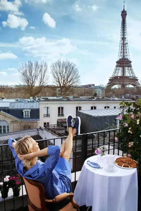 Poppy Delevingne Poses sa Paris para sa Roger Vivier Fall 2018 Campaign