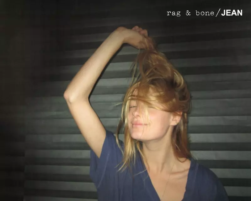 Camille Rowe dia mandray anjara amin'ny Lohataona Rag & Bone 2013 D.I.Y. TETIKASA