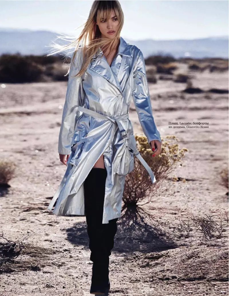 Cora Keegan Model New Metallics maka ELLE Russia Editorial