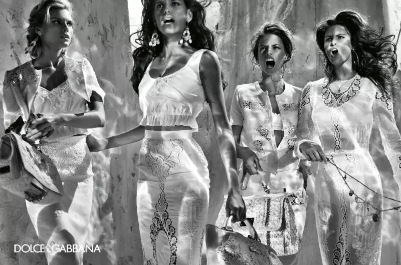 Кампанія Dolce & Gabbana вясна 2011 | Алесандра Амбросіо, Ізабэлі Фантана, Марына Лінчук і Ізабэль Гуларт Стывена Кляйна