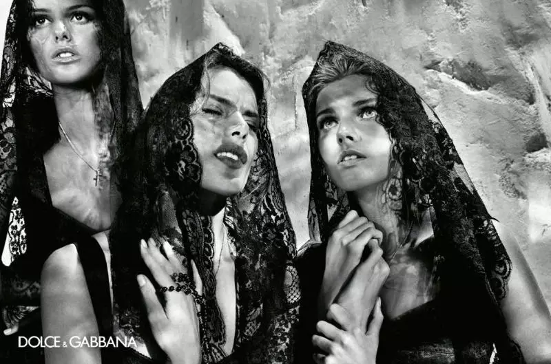Кампанія Dolce & Gabbana вясна 2011 | Алесандра Амбросіо, Ізабэлі Фантана, Марына Лінчук і Ізабэль Гуларт Стывена Кляйна
