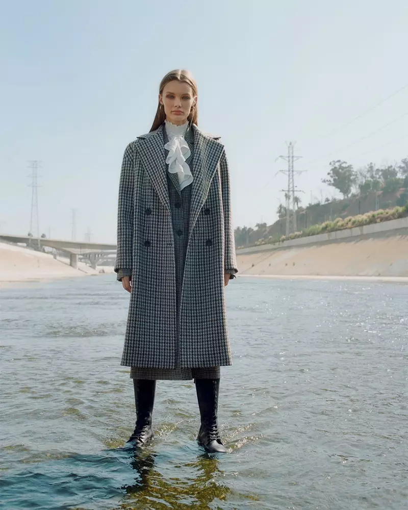 Zara καρό παλτό, σακάκι Houndstooth, πουκάμισο ποπλίνα μεγάλου μεγέθους, φούστα Houndstooth και δερμάτινες μπότες με σόλες