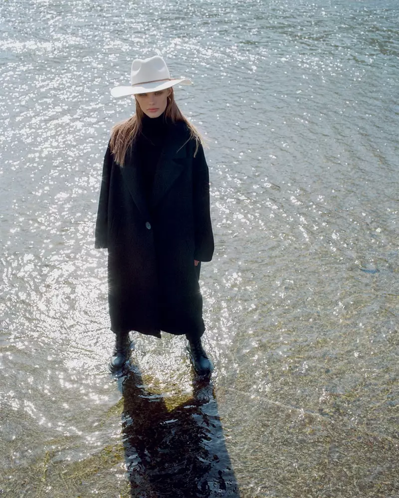 Zara Oversized Button Coat, Merino Wool Sweater, Leather Boots na may Lug Soles at Felt Hat