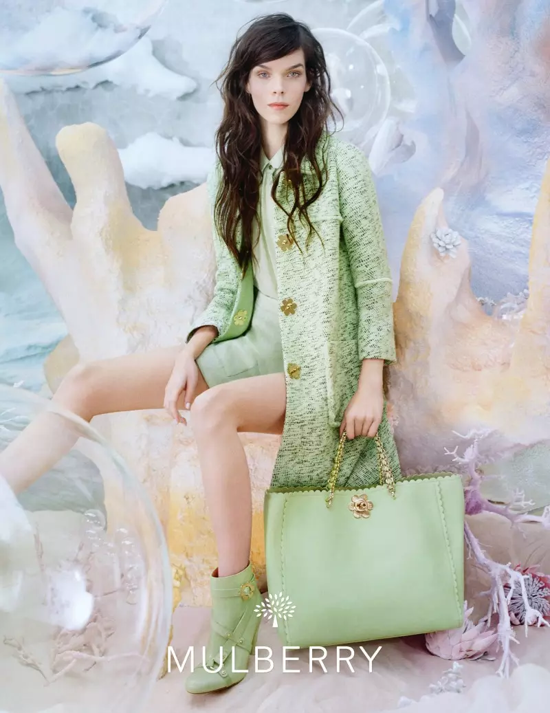 Meghan Collison est un rêve pastel dans la campagne printemps 2013 de Mulberry par Tim Walker