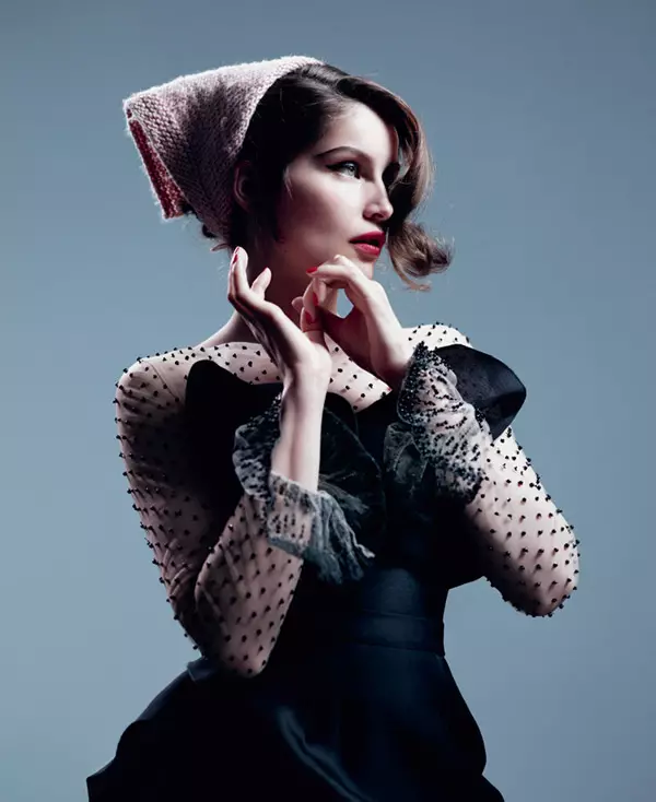 Laetitia Casta door Willy Vanderperre voor T Magazine herfst 2010