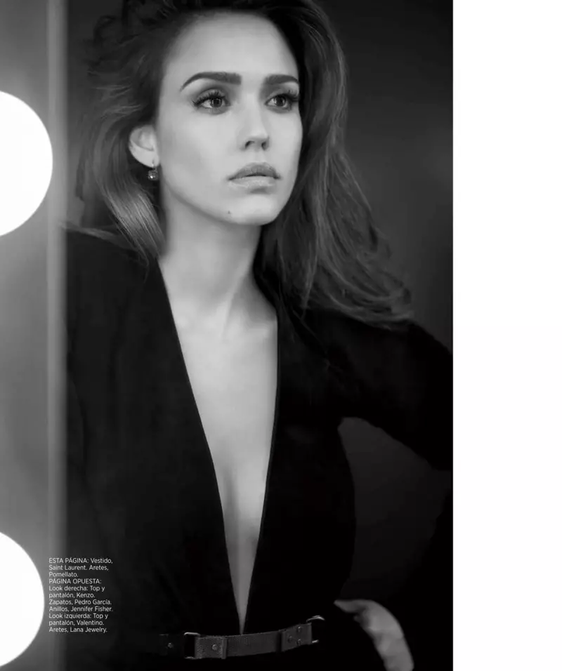 Wiwo ni digi, Jessica Alba duro ni imura Saint Laurent