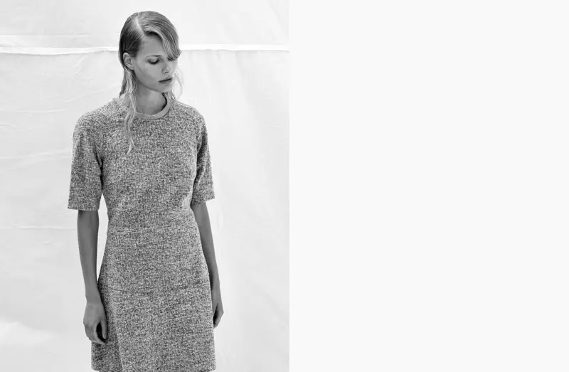 Alena Blohm con vestido de Calvin Klein