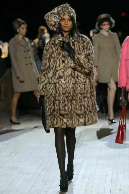 Awọn ikanni Marc Jacobs awọn ọdun 60 fun Igba Irẹdanu Ewe 2020