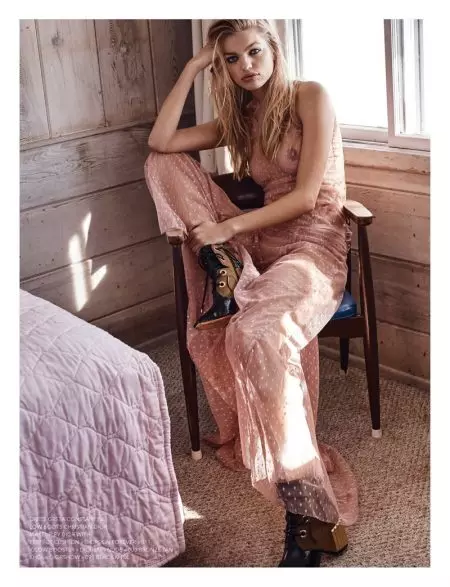 Daphne Groeneveld draacht chic neutraal yn Narcisse Magazine