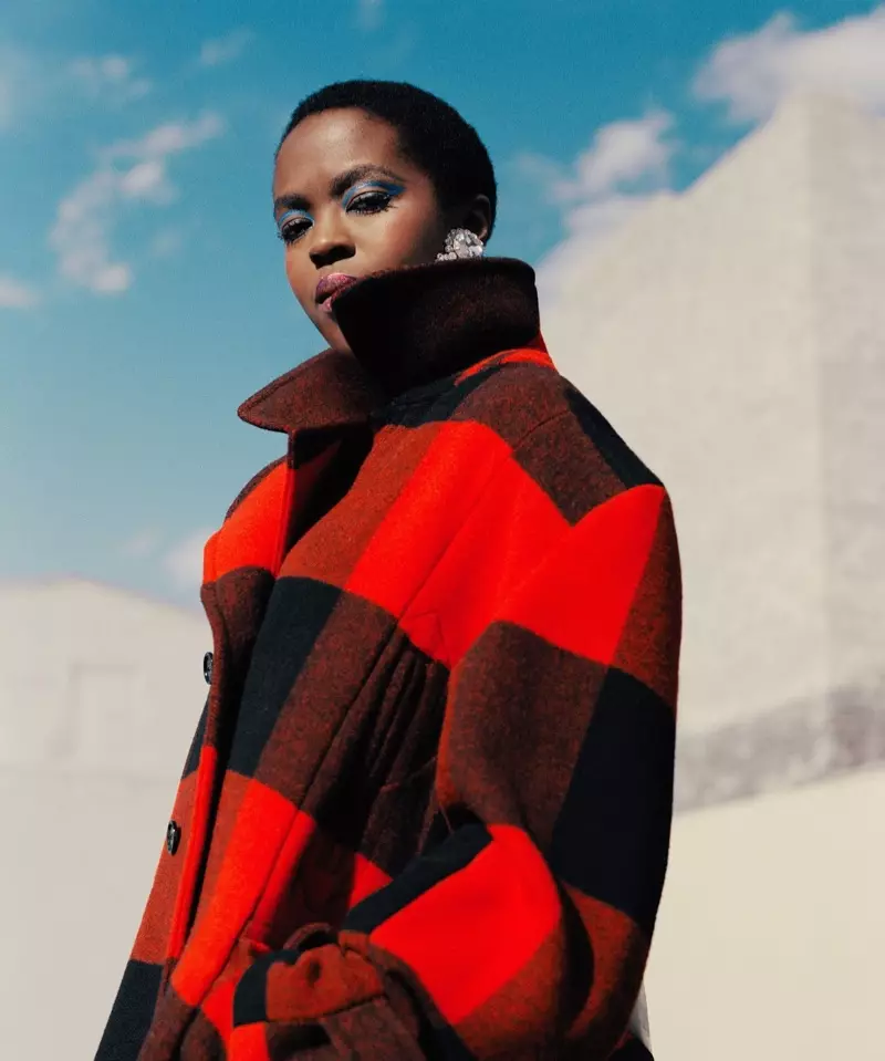 歌手 Lauryn Hill 身着水牛格纹大衣亮相 Woolrich 2018 秋冬广告大片