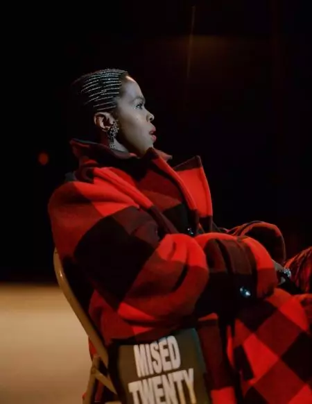 Lauryn Hill Aweka Pozi katika Washington Heights kwa ajili ya Kampeni ya Woolrich Fall 2018