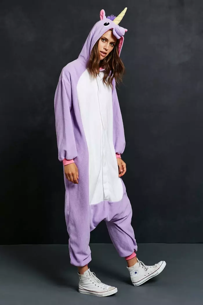 Kigurumi Purple Unicorn -asu saatavilla hintaan 80,00 dollaria