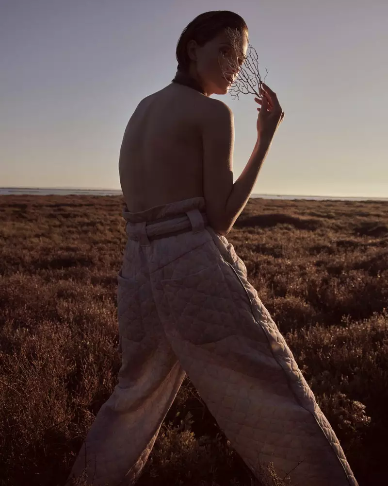 Kasia Struss یک زیبایی طبیعی برای مجله ICON است