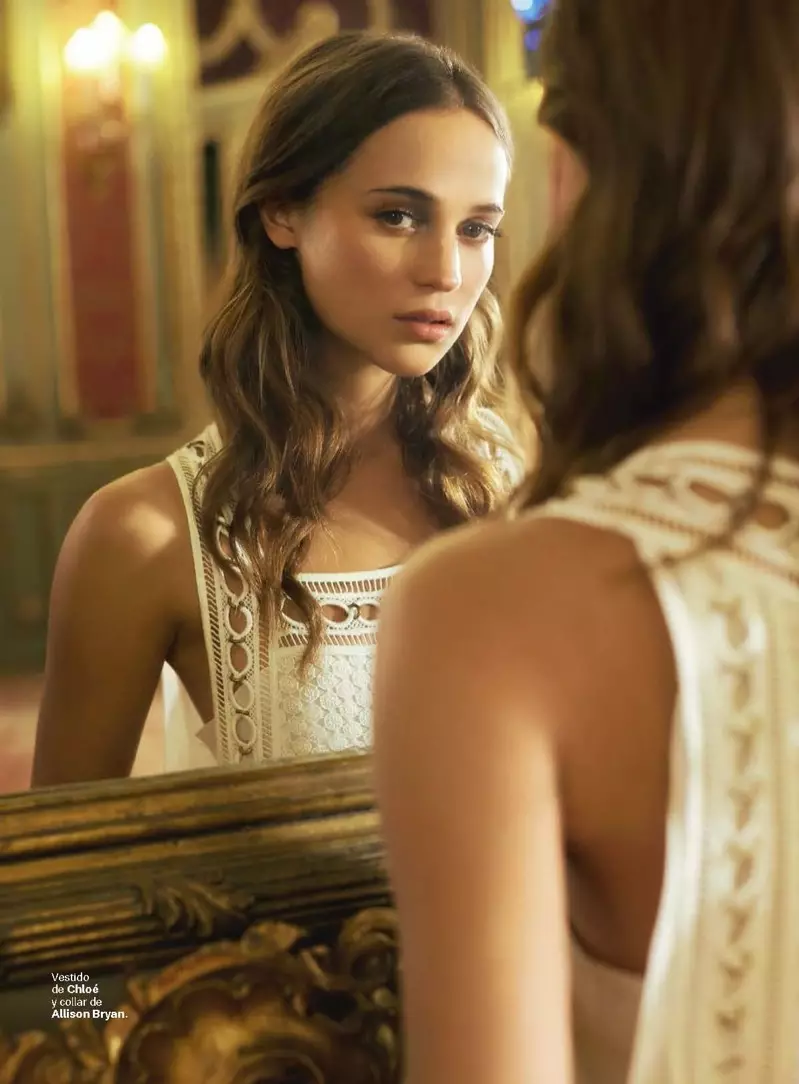 Alicia Vikander pózuje v elegantnom štýle hľadá S Moda Shoot