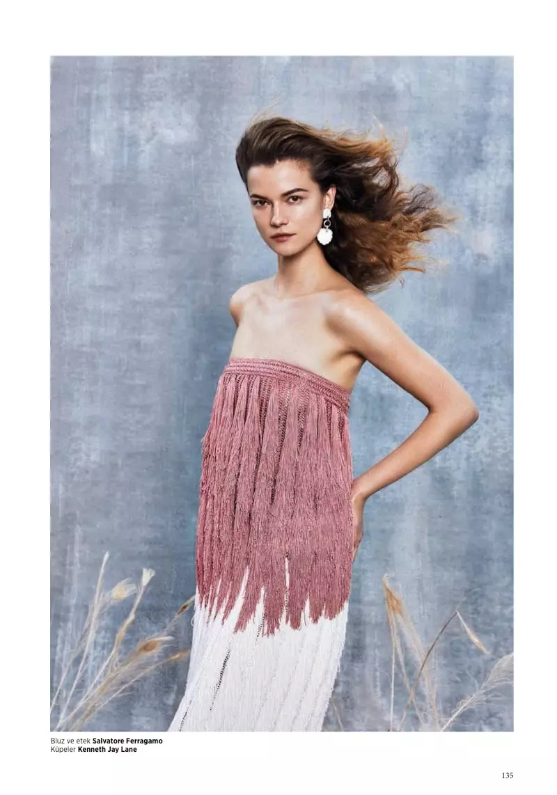 Kasia Struss posa nas coleccións de primavera para Harper's Bazaar Turkey