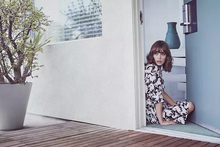 Lizzy-Caplan-Malibu-Magazne-novembre-2015-Imatges-de-portada07