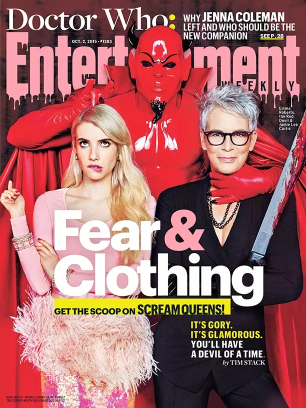 Die „Scream Queens“-Schauspielerinnen Emma Roberts und Jamie Lee Curtis sind die Stars der Titelgeschichte von Entertainment Weekly vom 2. Oktober 2015. Das Paar posiert mit dem Bösewicht der Show – dem Roten Teufel in Bildern, die von Ruven Afanador fotografiert wurden.