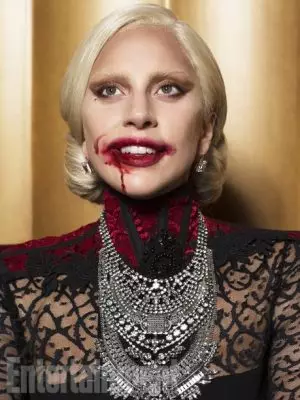 Lady Gaga-k Vampy lortzen du Entertainment Weekly Shoot-erako