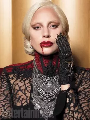 Lady Gaga yn Cael Fampir ar gyfer Adloniant Wythnosol Shoot