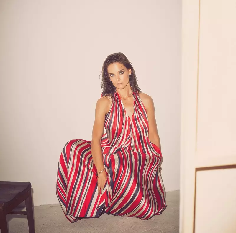 Katie-Holmes-Ocean-Drive-Diċembru-2015-Cover-Photoshoot08