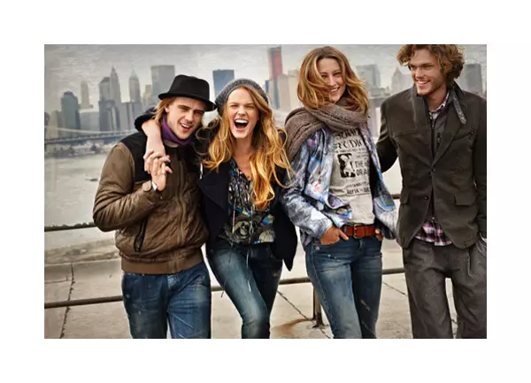 Hugo Boss Orange Fall 2010 လှုပ်ရှားမှု | Matt Jones မှ Noot Seear နှင့် Anne Vyalitsyna