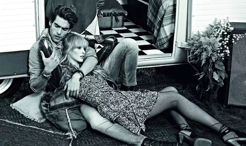 Anne Vyalitsyna ສໍາລັບແຄມເປນ Pepe Jeans Spring 2011