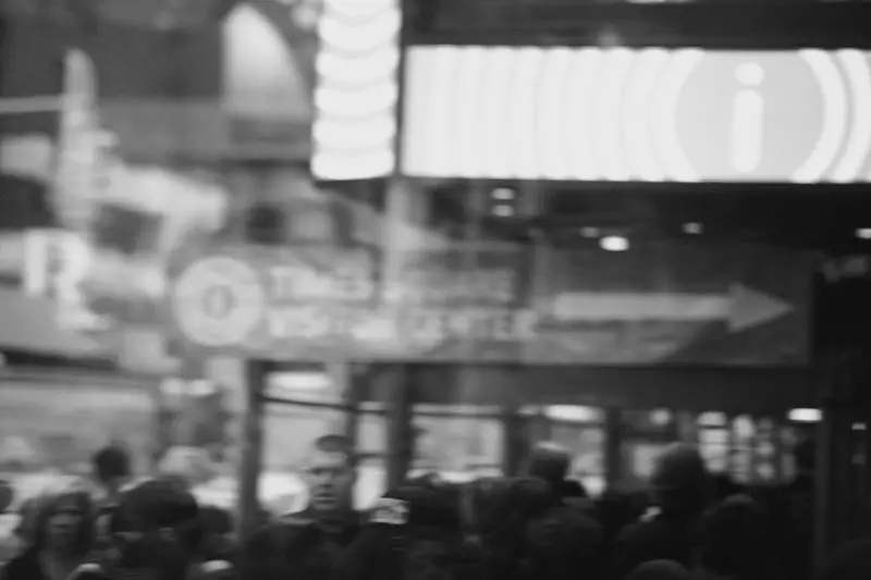 Peter Lindbergh snima kolekciju J. Lindeberga za jesen 2012. na Times Squareu