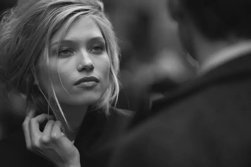 Peter Lindbergh Yafashe Icyegeranyo cya Fall ya J. Lindeberg muri Times Square