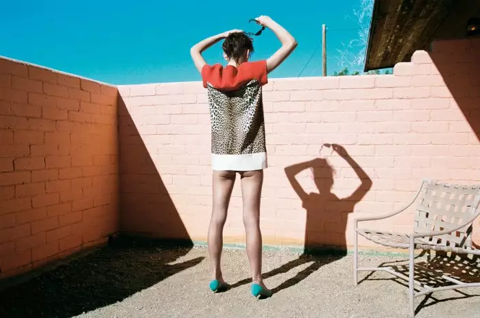 Bambi Northwood-Blyth oleh Tim Barber untuk Muse Summer 2011