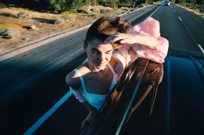 Bambi Northwood-Blyth oleh Tim Barber untuk Muse Summer 2011