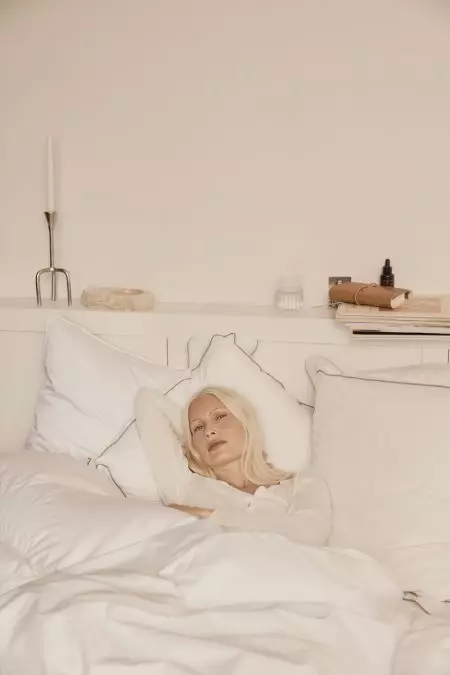 Kirsty Hume Lounges en la Aŭtunaj 2018 Dezajnoj de Zara Home