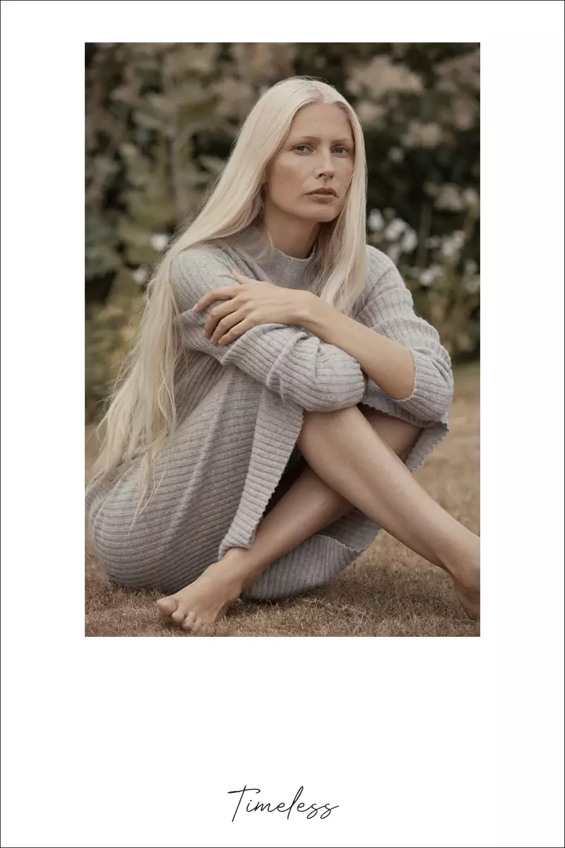 Model Kirsty Hume posearret yn Zara Home hjerst-winter 2018 Timeless Essentials-kolleksje