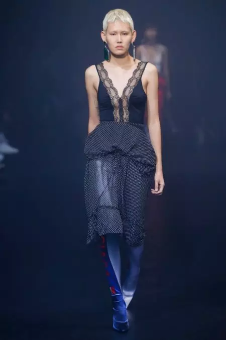Balenciaga 2018 оны хаврын холимог хэвлэмэл загварууд
