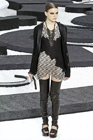 Chanel Spring 2011 | Paris Fashion Week