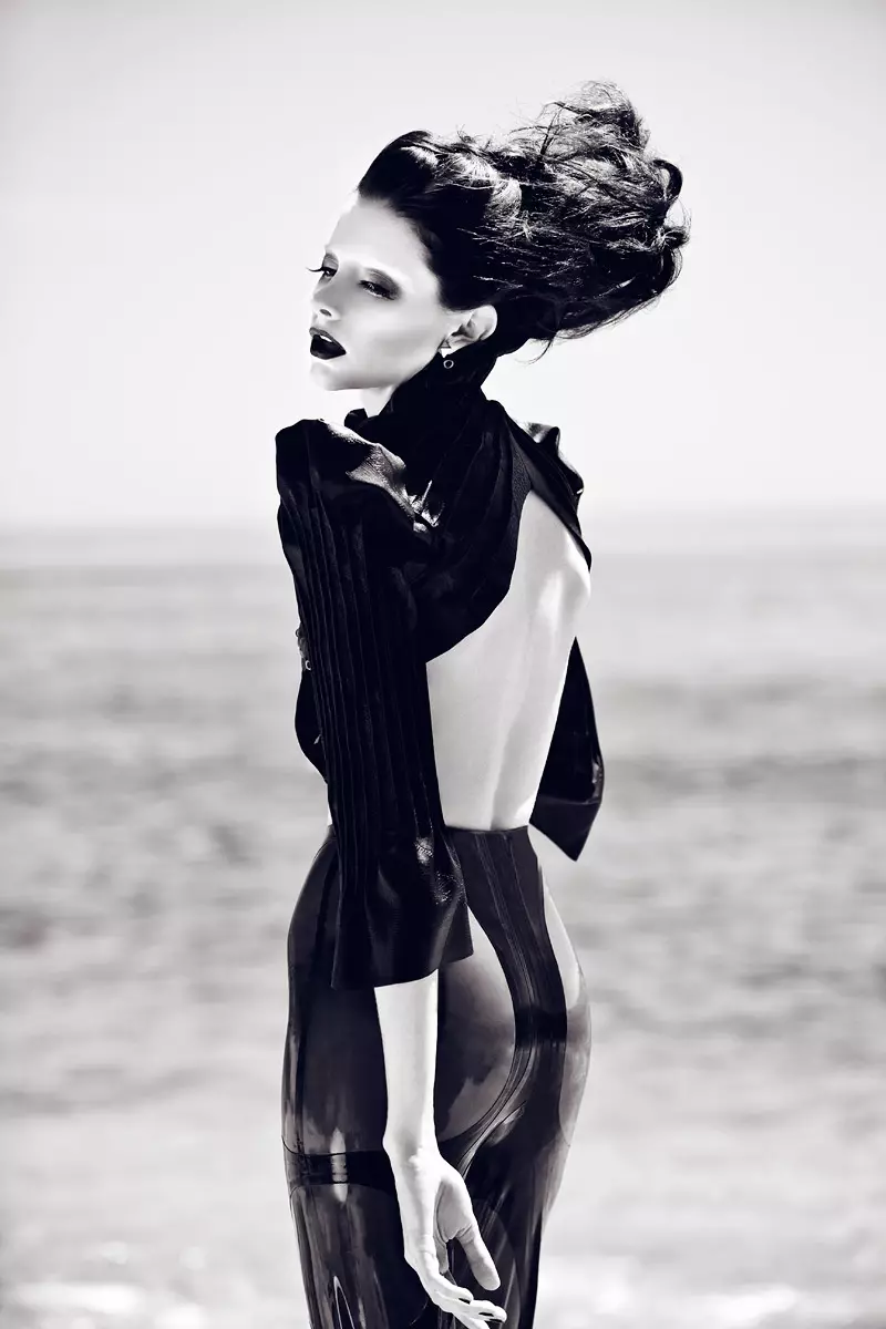 Denise oleh Zhang Jingna di Before the Tide Comes | Eksklusif