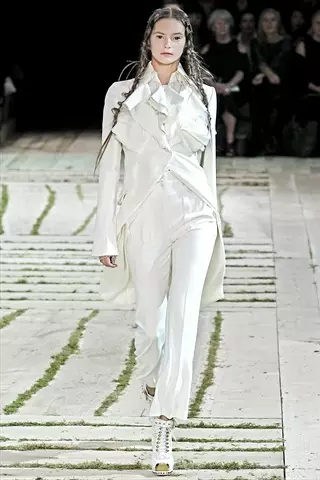 Alexander McQueen Impeshyi 2011 | Icyumweru cyimyambarire ya Paris