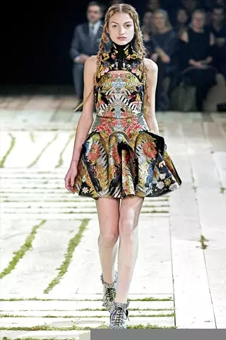 Alexander McQueen jar 2011 | Parížsky týždeň módy