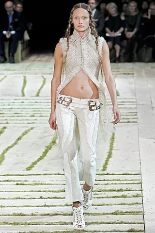 Alexander McQueen Spring 2011 | Paris Fashion Week