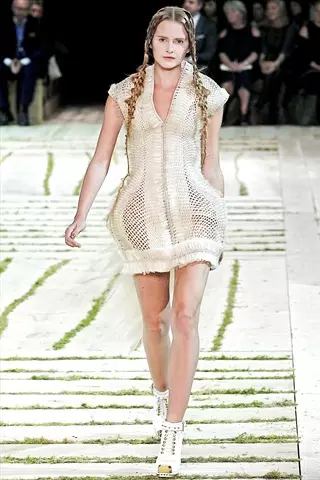 Alexander McQueen jar 2011 | Parížsky týždeň módy