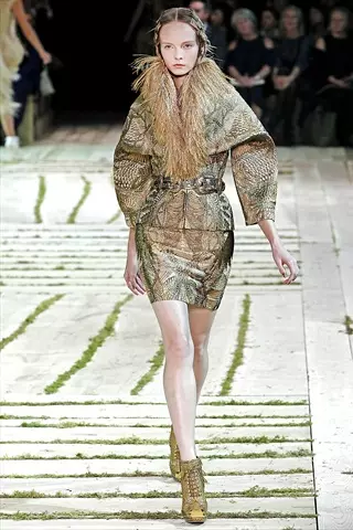 Alexander McQueen Lente 2011 | Parys Modeweek