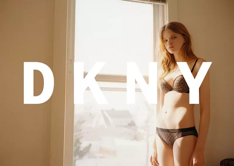 Stella Lucia usa lingerie DKNY na campanha de outono 2016 da marca