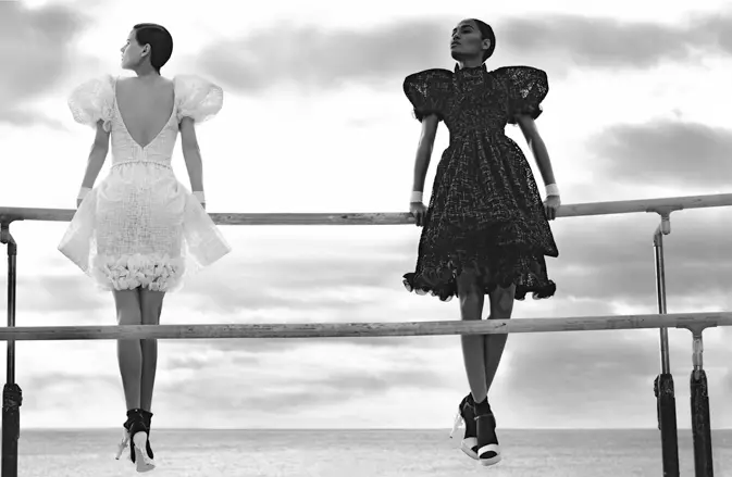 Saskia de Brauw y Joan Smalls para la campaña Primavera 2012 de Chanel de Karl Lagerfeld